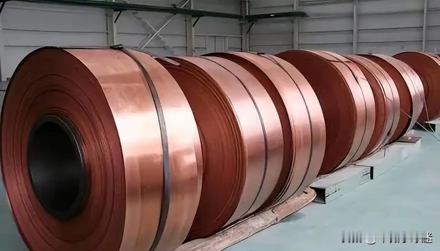 美国为什么要囤那么多的铜？简单来说，美国囤铜是在哄抬铜价，因为中国新能源，特