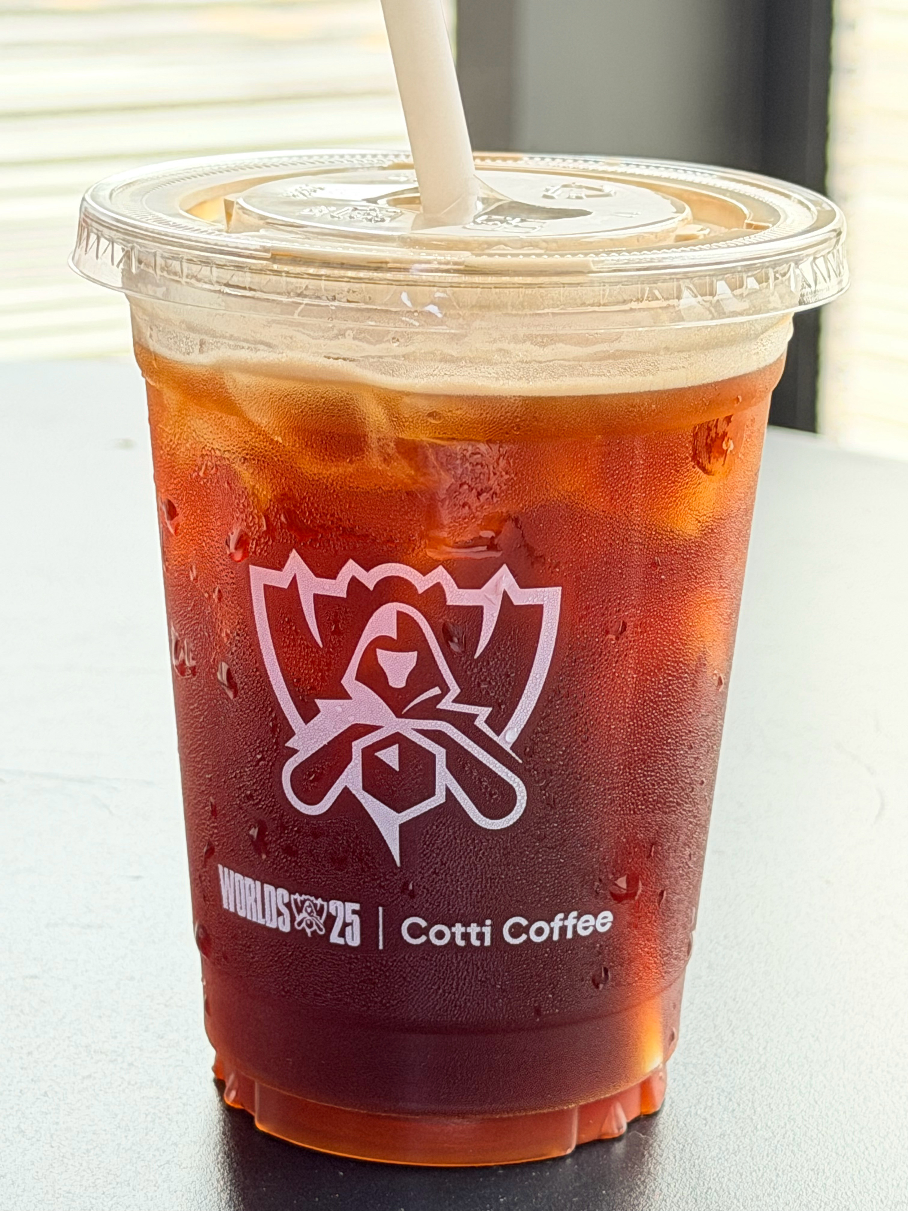 每天早上买个库迪冰美式，之前一块九，现在四块，这比我在家里冲胶囊还便宜，口味更好