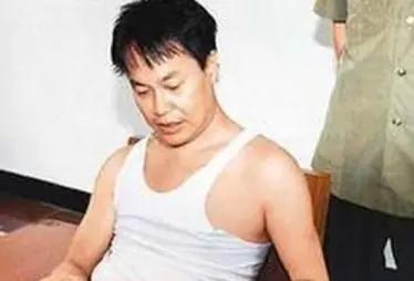 1996年，张子强绑架李嘉诚的儿子李泽钜，拿到了10亿的赎金，接着张子强的手下提