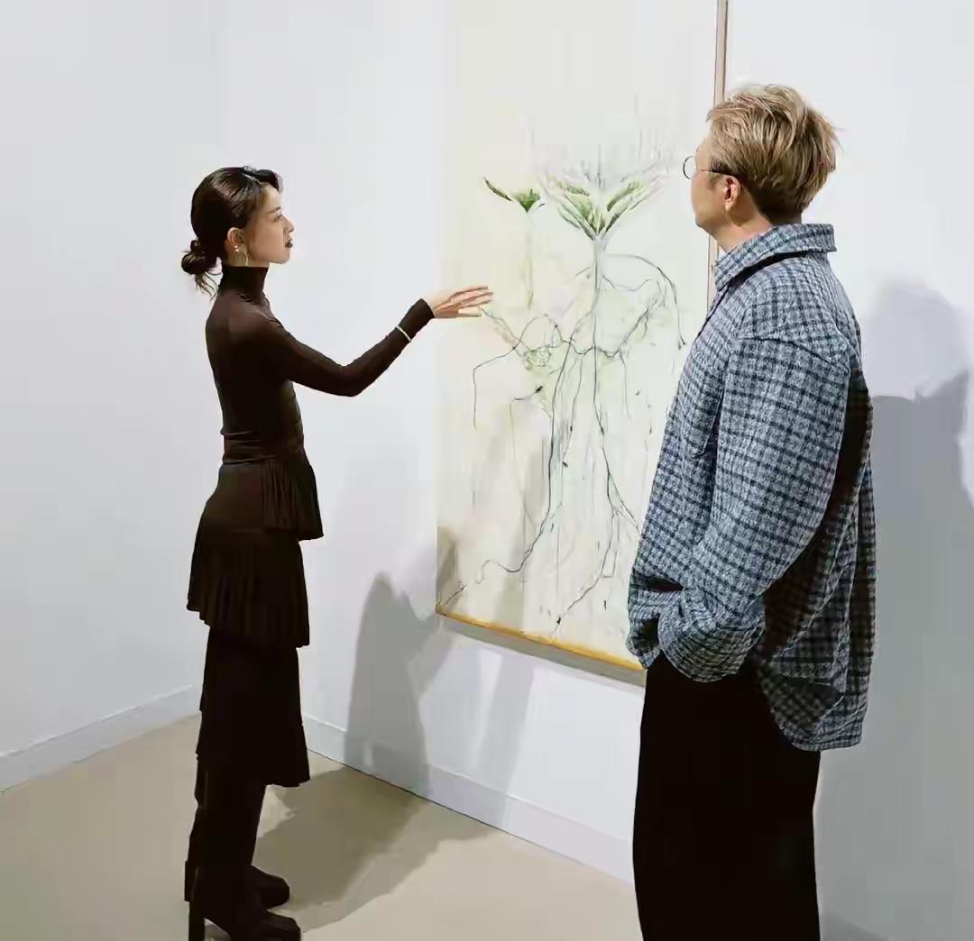 这杜海涛好像真挺有钱的，你看他都能跟章泽天成为朋友！两人还能单独出来约饭，真不简