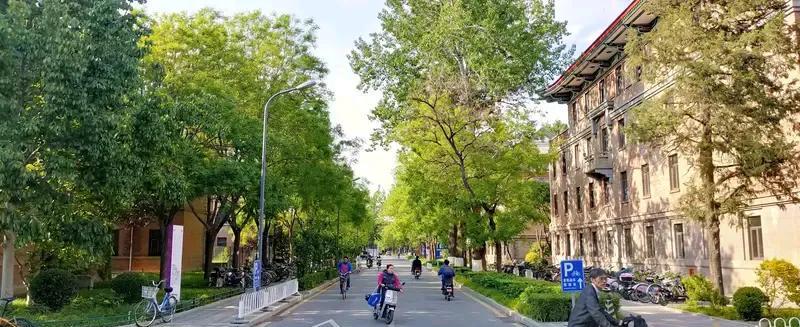 逐步提高教职工教龄补贴吸引更多人才积极加入教育工作岗位，教龄津贴30年首破冰：按