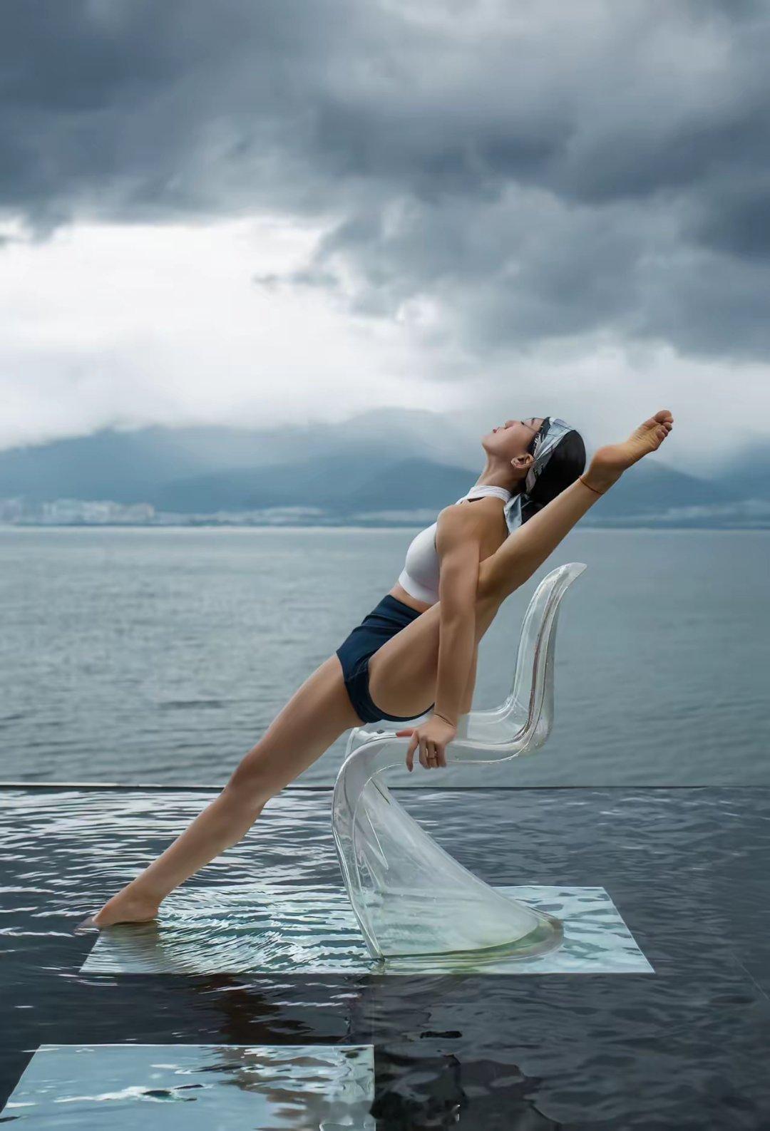 做个普通人，做个可以看透生活和真假，不拿谎话取悦自己的人。——菲利普·罗斯