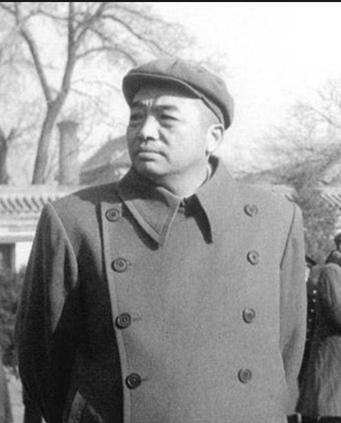 抗美援朝为啥只能彭老总能挂帅，当时为啥只有他才能顶起这千钧重担呢？其实，当时