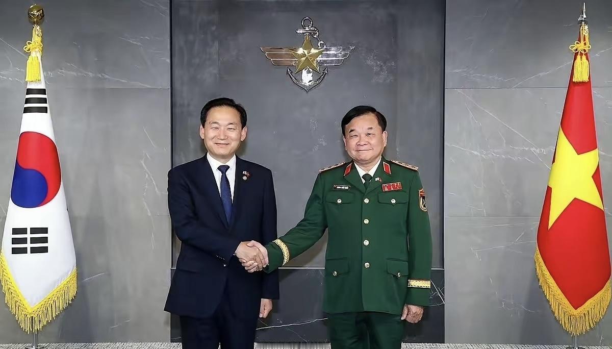 越南国防部副部长出访韩国期间涉嫌性骚扰一事引发关注，李团长觉得，在国内呼风唤雨、