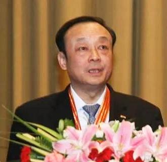 青岛的吴经建，到底是竹篮打水一场空。1117万元，全部退赃，换来10年6个月