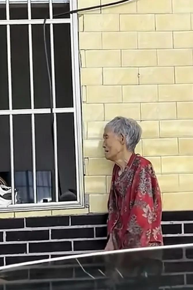 因为我妈养老的事情，现在我和我哥闹的不说话了。事情是这样的，我妈今年八十岁