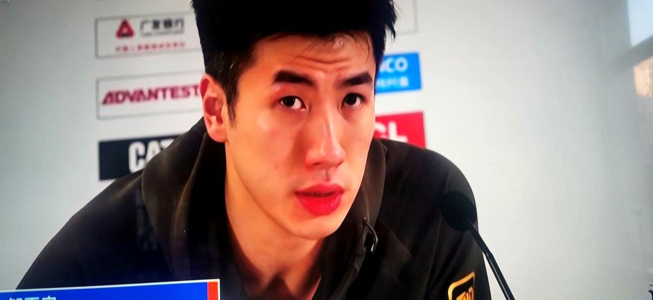 京城德比前夜，他已经收拾好了行李。外界传闻，新教练顾问已经就位，只等他7胜