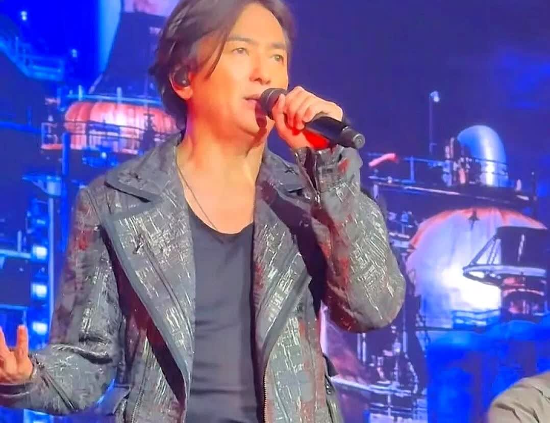 为什么57岁的郑伊健还出来开演唱会？我现在终于懂了。最近英皇国际