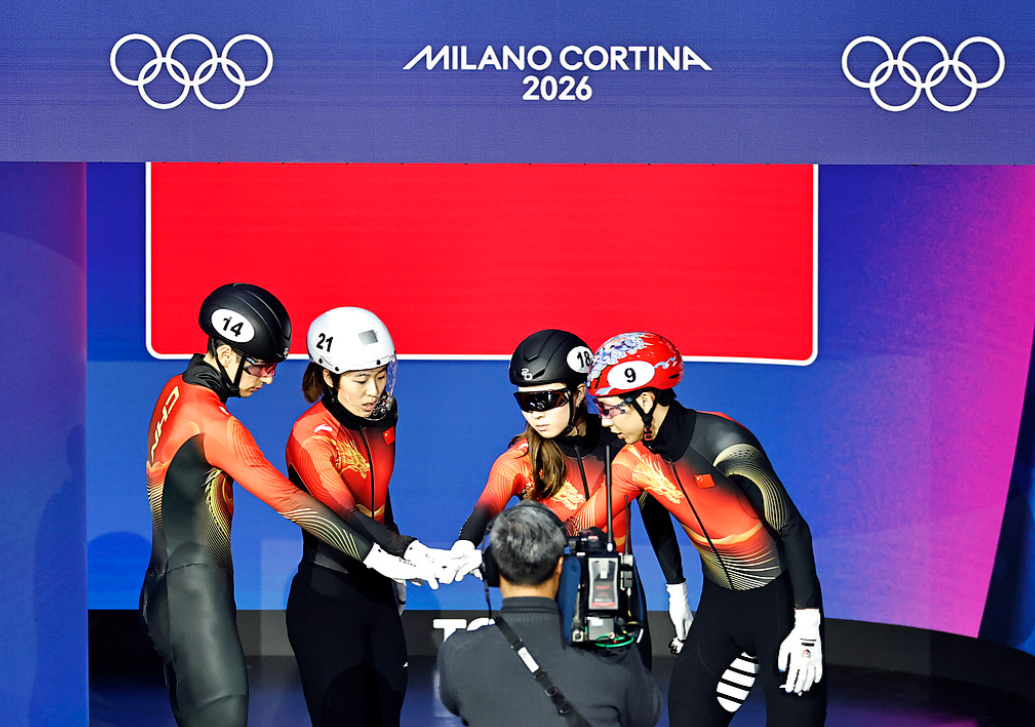 2月10日，米兰冬奥会短道速滑混合团体接力A组决赛，中国队派出公俐、张楚桐、刘少