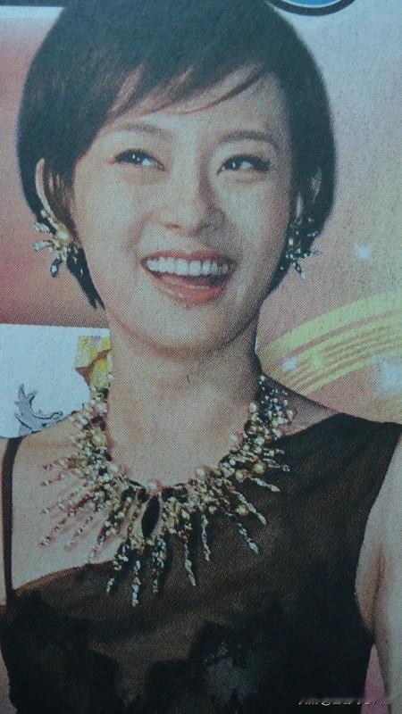 孙俪堪称演员中的人生赢家。事业上，她起点高，15岁就考取上海警备区文工团，200