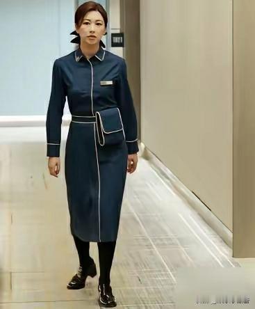 真忍不了，导演让41岁的朱珠演个领班，她那胯一扭，谁还看剧情啊?你看她，就算换