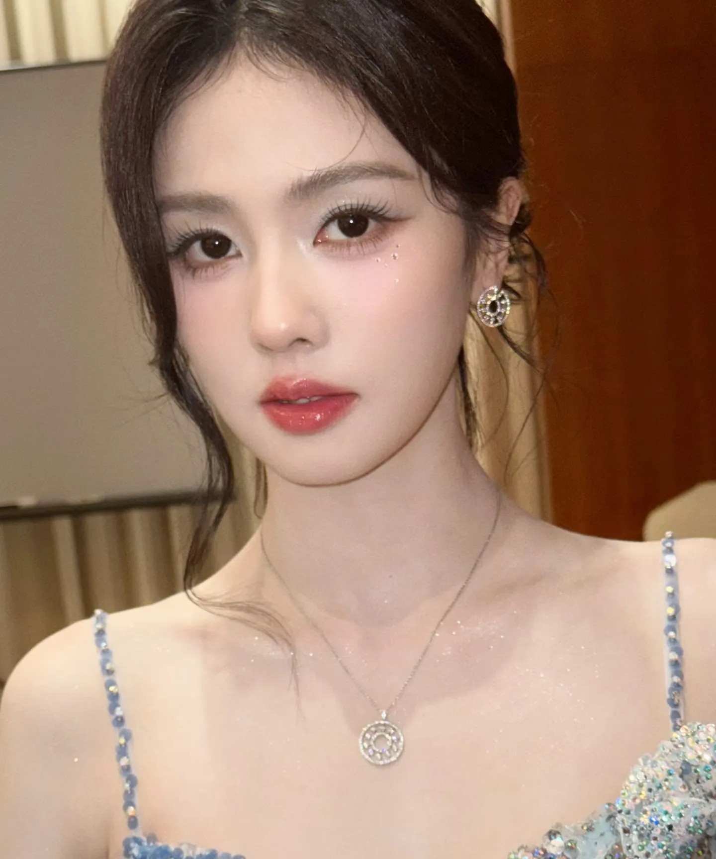 你们发现没？白鹿有个很大的问题，不是她不美，也不是她演技不行或者人品不行，她