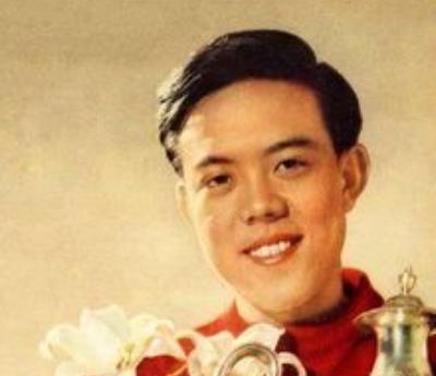 1968年6月21日早上，龙潭湖养鸭场的老槐树下，有人发现了容国团。上衣口袋里