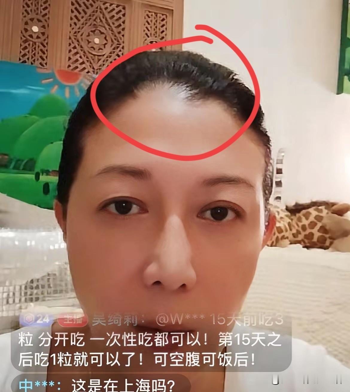 吴绮莉真的是为自己的任性付出了一辈子的代价。当初成龙不要这个孩子，她非要自己