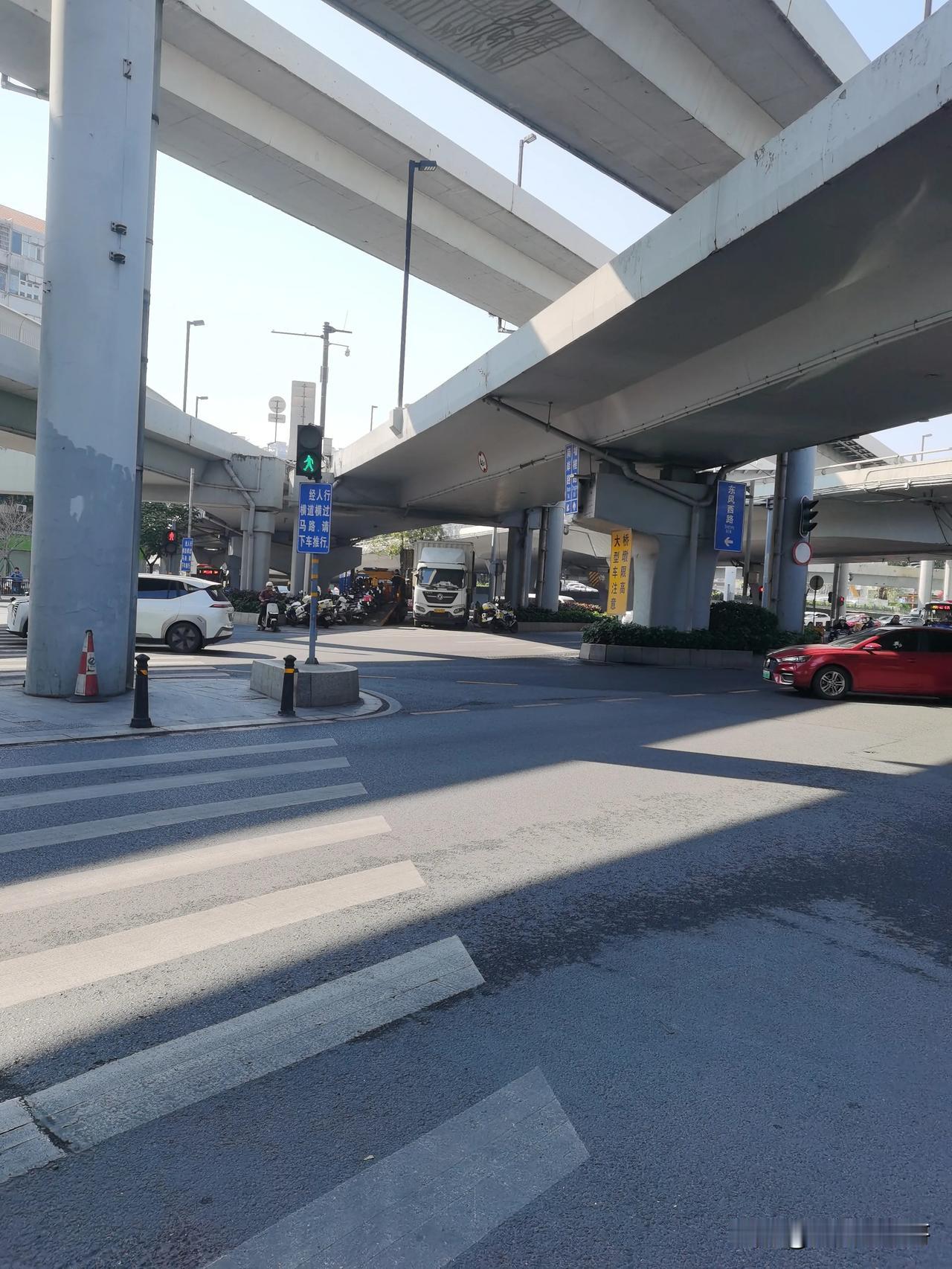 整治电动自行车，广州新年伊始又开始行动了！不仅运用科技手段抓拍违规电鸡，还加大