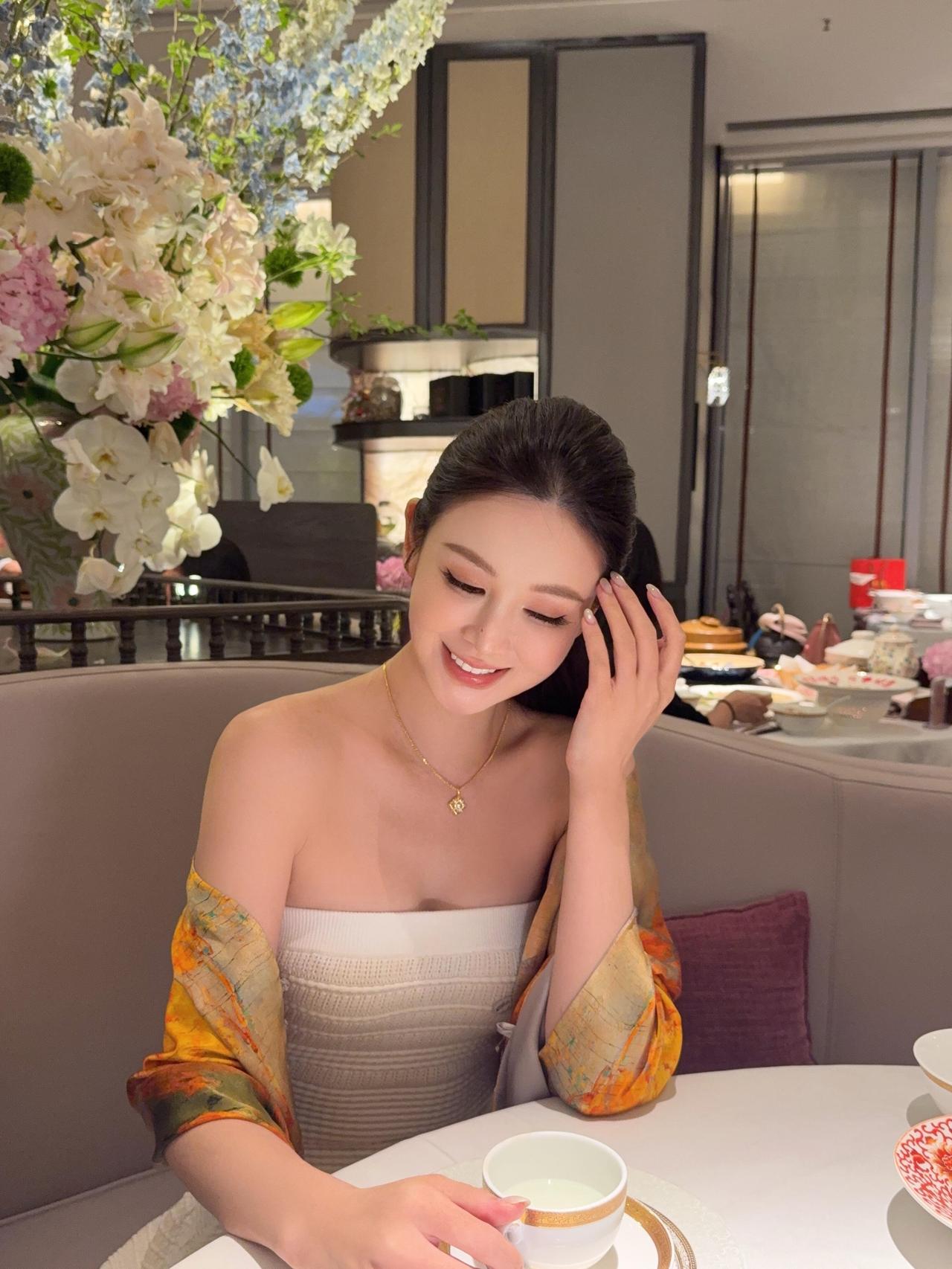 这条中式真丝披肩也太好看了吧！满满的江南氛围感