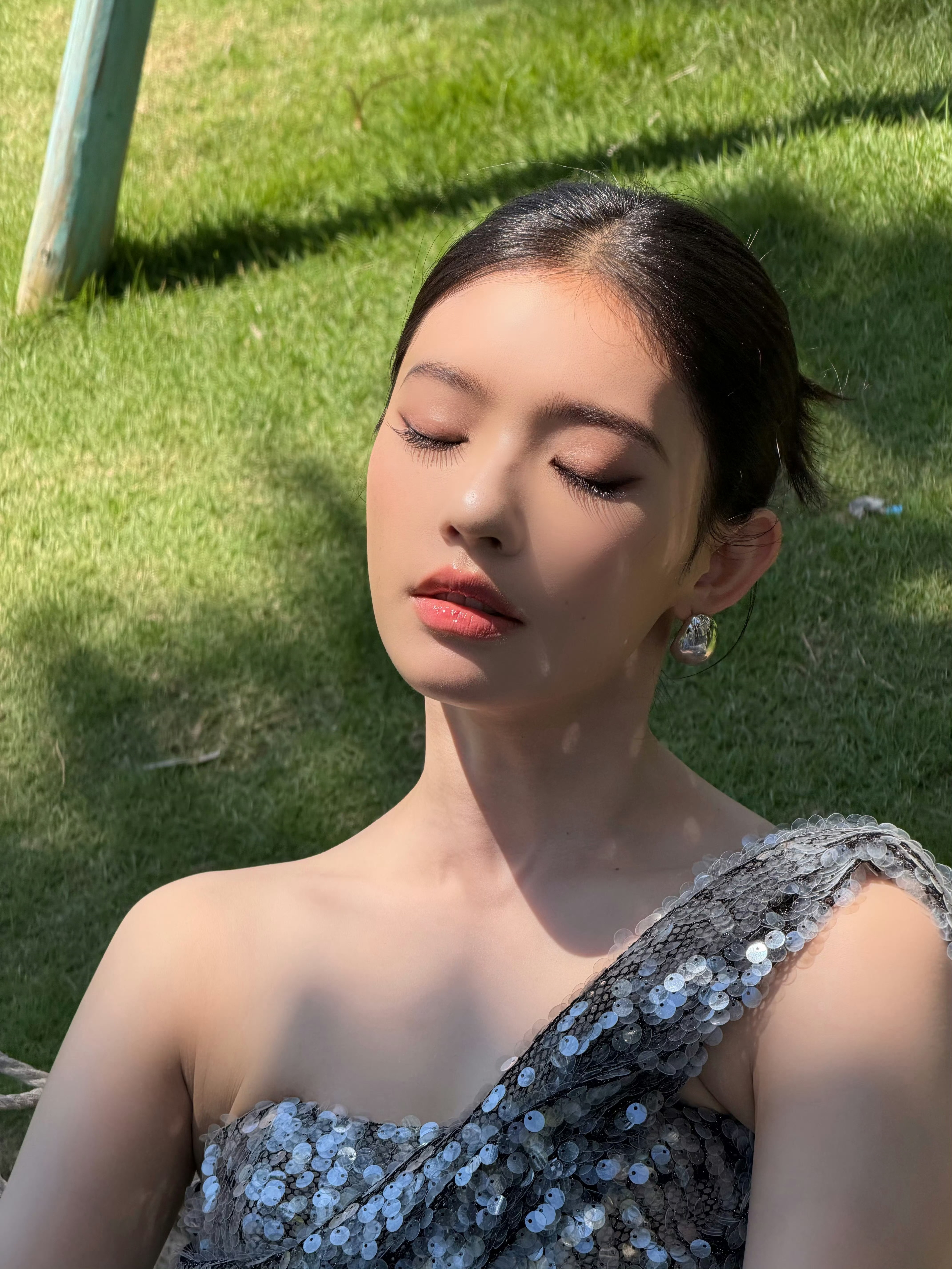 林允直播造型就这个怼脸...