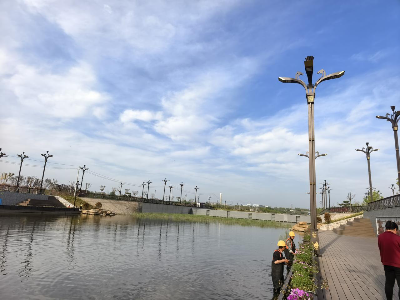 手上有一张20多万的银行存款到期几天了，今天才想起来，于是给银行打电话问了一下，