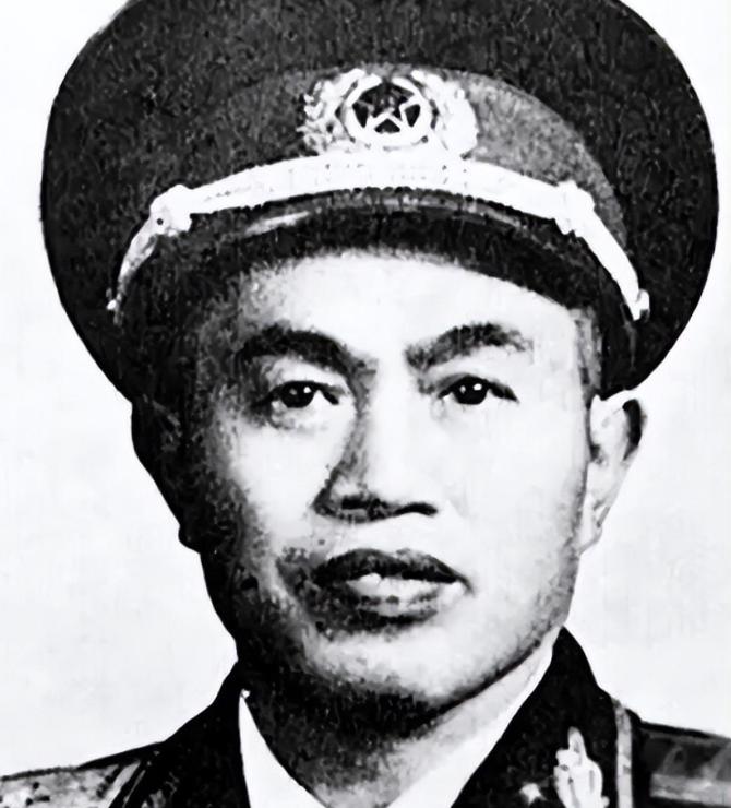 1940年，皮定均突然接到了刘伯承的来电，还没等他说话，对面的刘伯承愤怒的声音便
