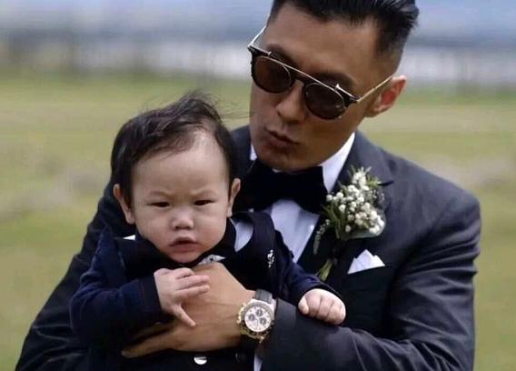 你会用四五十万买块表吗？都知道劳力士好，机械表“高级”，可谁戴谁知道具体怎么