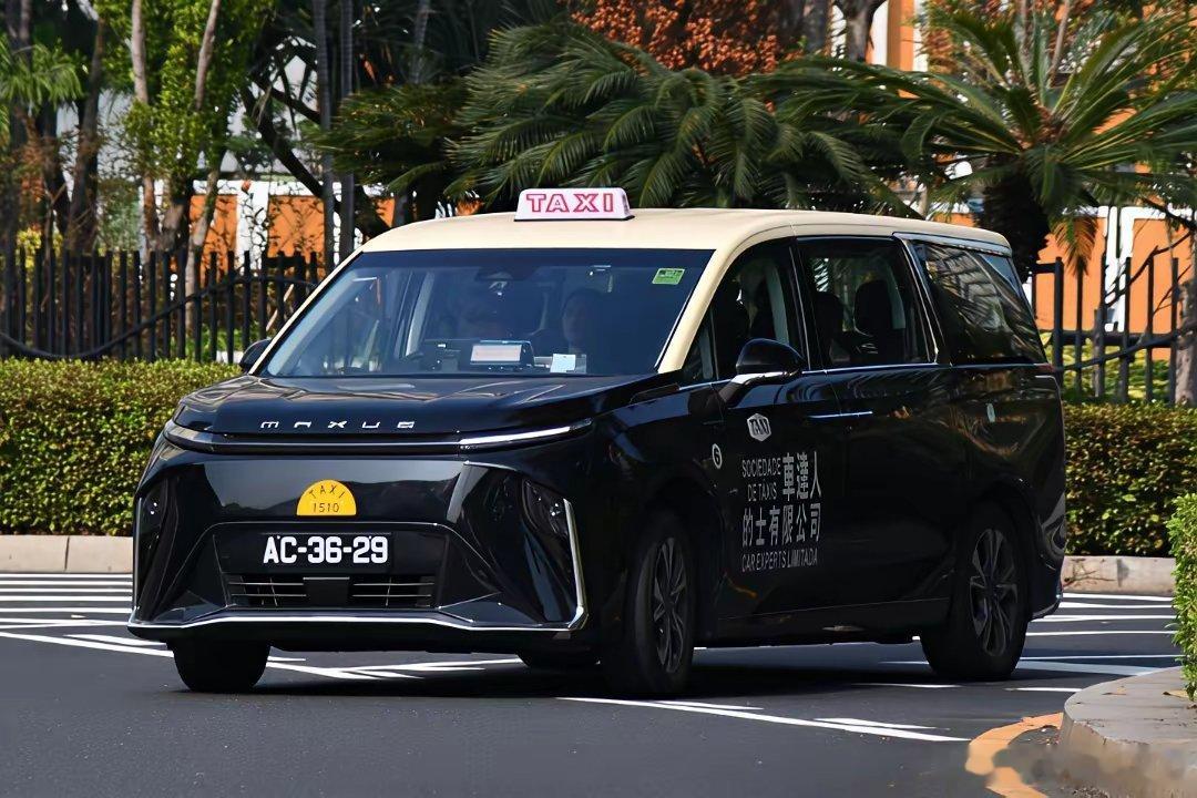 澳门🇲🇴统一配色的出租车🚖。