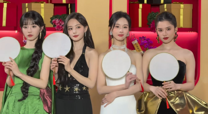 田曦薇、李一桐、陈都灵、张婧仪四小花同框的画面好美，有种仙女下凡的感觉！