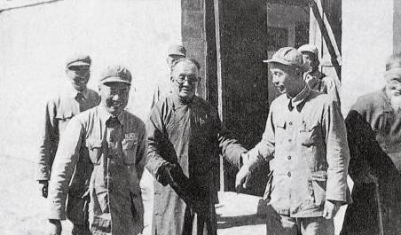 1949年10月初，马步芳逃到台湾后，蒋介石以“擅离职守”撤了他所有职务，马步芳