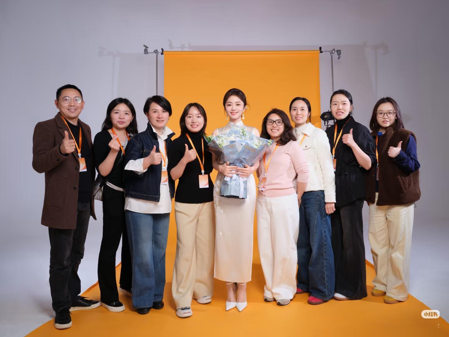 好美啊好喜欢可以来一部民国剧吗？谭松韵春娟品牌代言人
