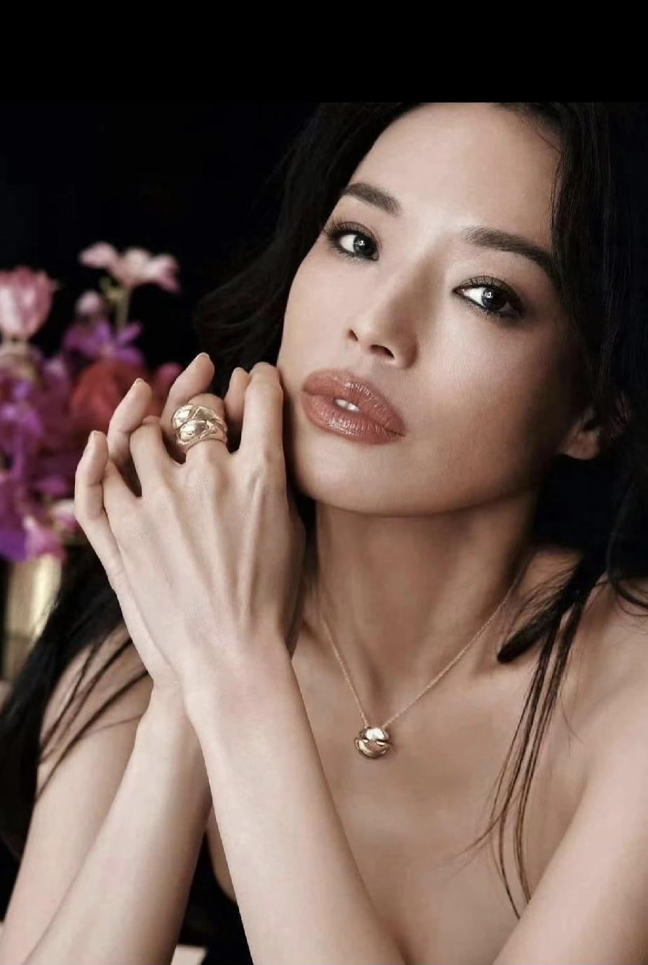 娱乐圈三大翘唇美女，以前觉得舒淇的不好看，现在她最顺眼。余男也是绝了，如果