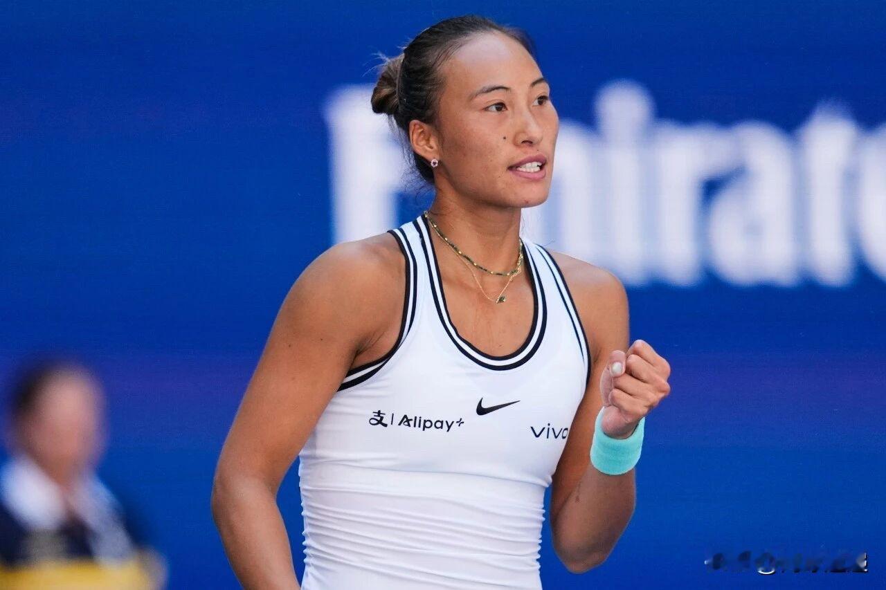 🎾快讯！美网四分之一决赛，🇨🇳郑钦文先下一城！美网女单四分之一决赛，🇨