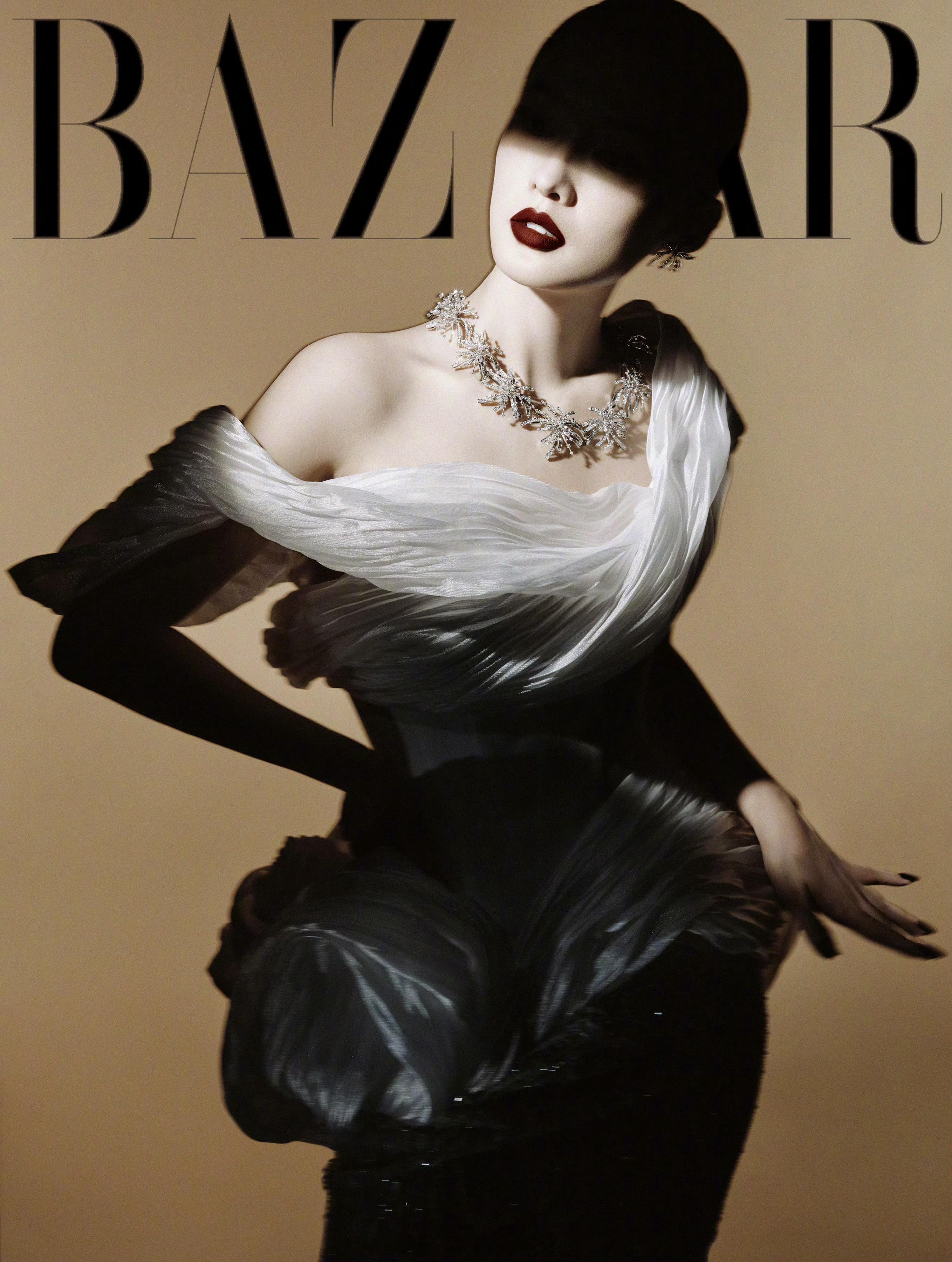 哇哦，这竟然是李沁，好美。​​​