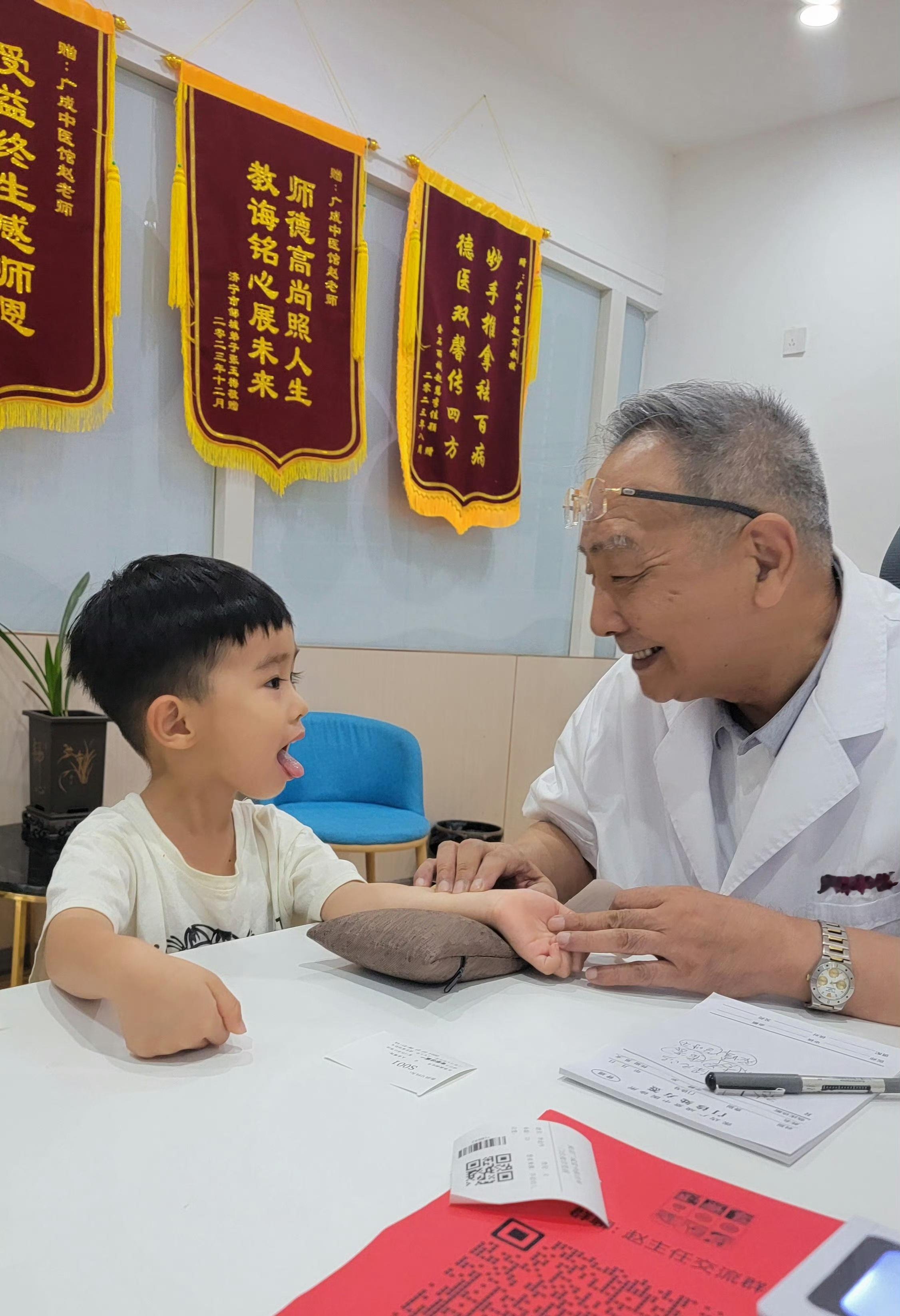 健脾是“帮脾胃干活”补脾是“给脾胃补能量”一个偏疏通、一个偏补养。一、健脾（偏“