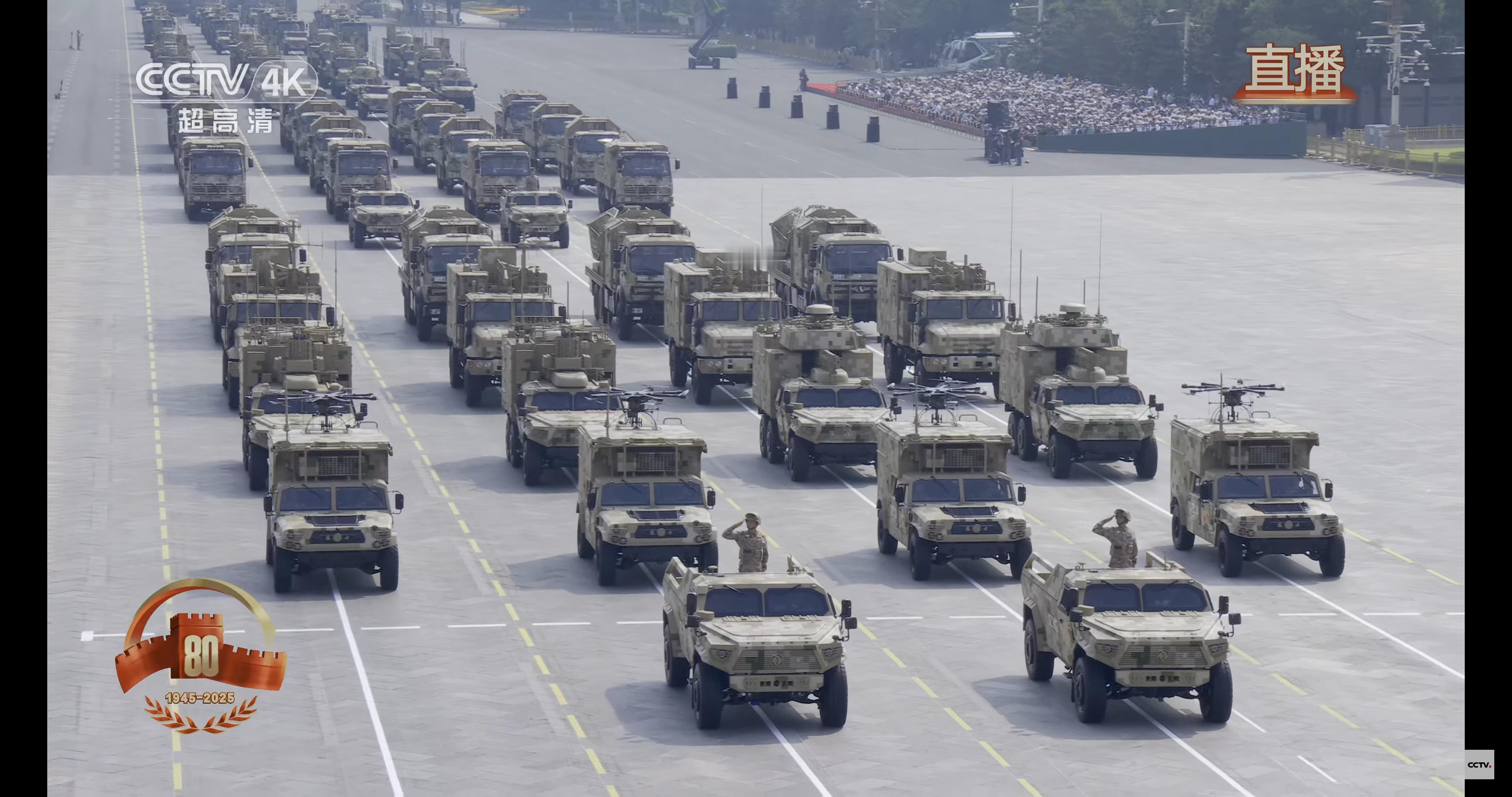 阅兵九三阅兵解读关注我九三看更多中国军用电磁侦察车以高机动越野平台为基础，整合了