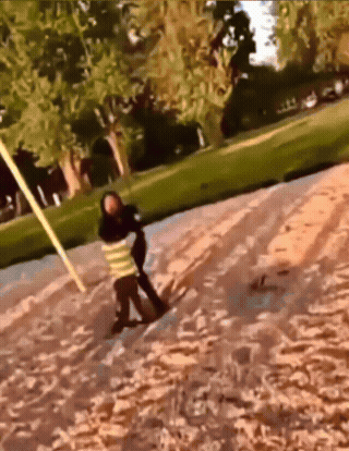 小孩太调皮了，这下老实了