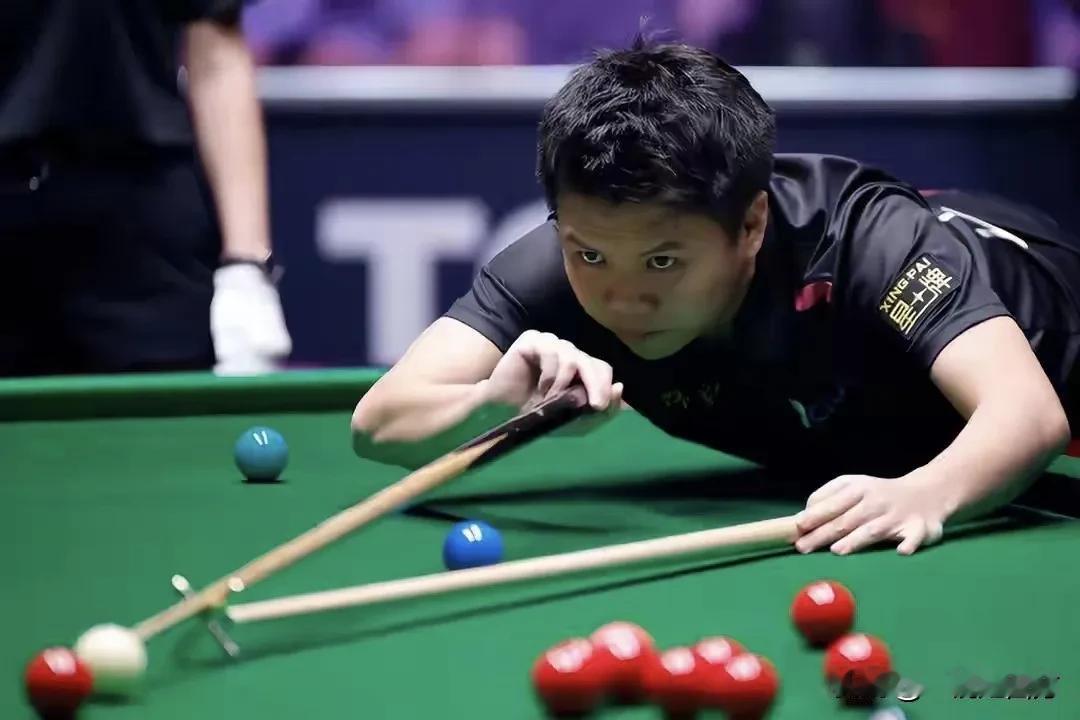 在英国布莱克浦进行的斯诺克单局限时赛决出32强，中国球员有周跃龙、庞俊旭、袁思俊