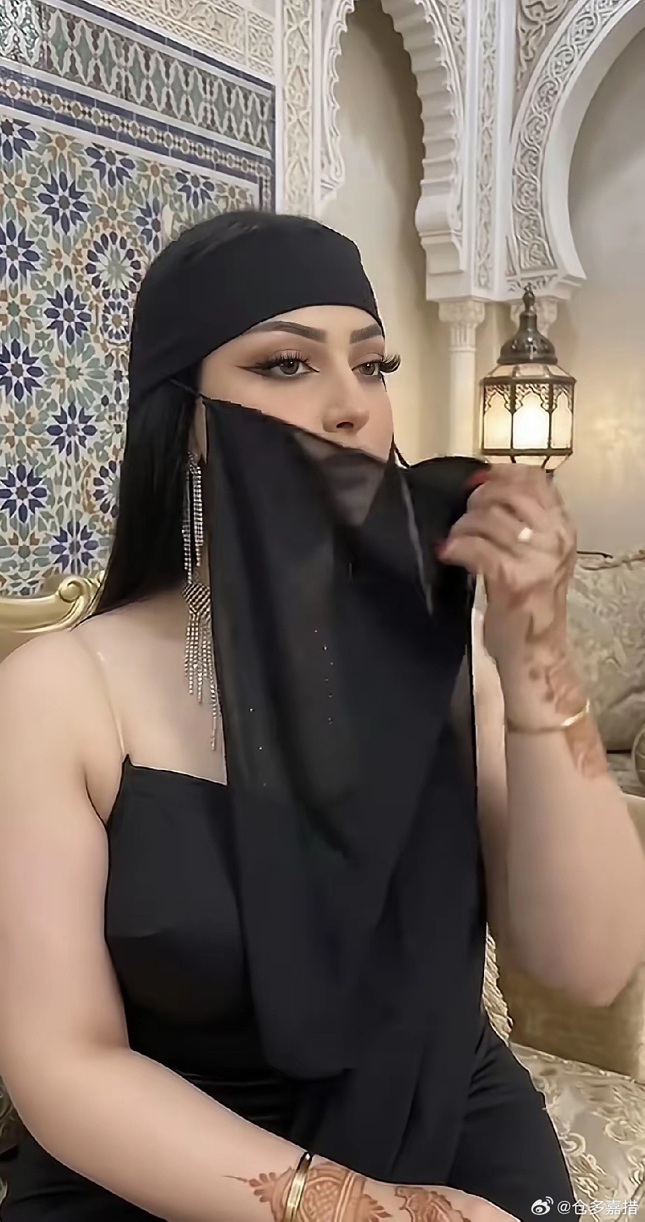 中东第一美女，她的庐山真面目，看看吧，颜值确实不低​​​