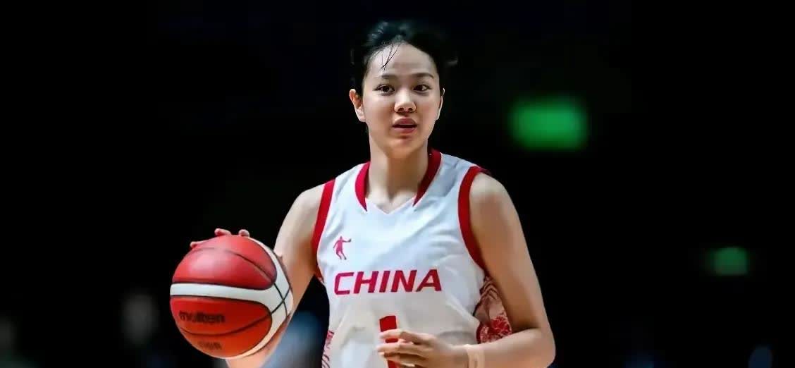 李月汝已经进化为现代篮球体系中锋了！最近在WNBA坐稳主力，因为不是建队