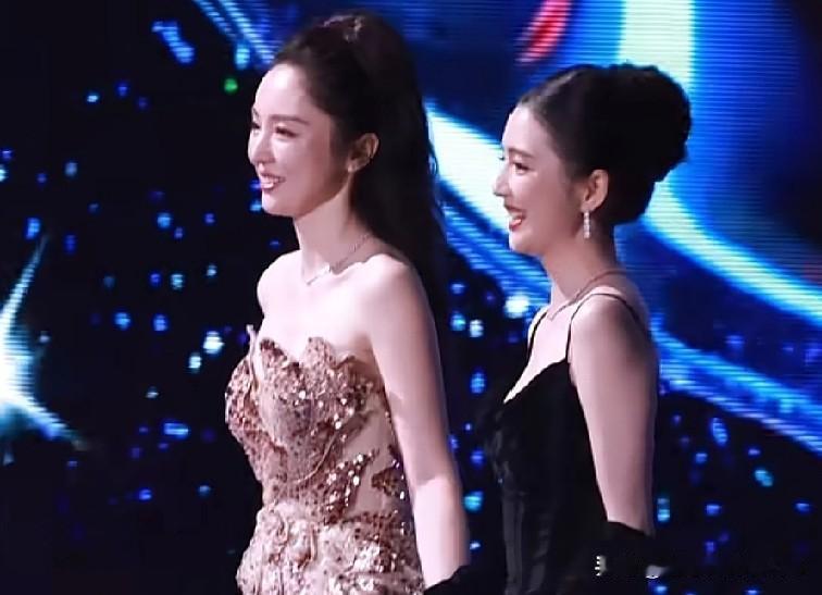 她俩常被人说像双胞胎姐妹花，就连孩子都是好朋友呢～董璇那富态之美，宛如盛开