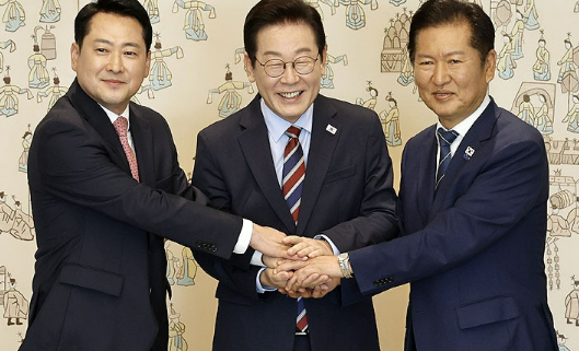 9月9日韩国国民力量党借李在明促成朝野商定组建“民生经济协商体”之机，向共同民主