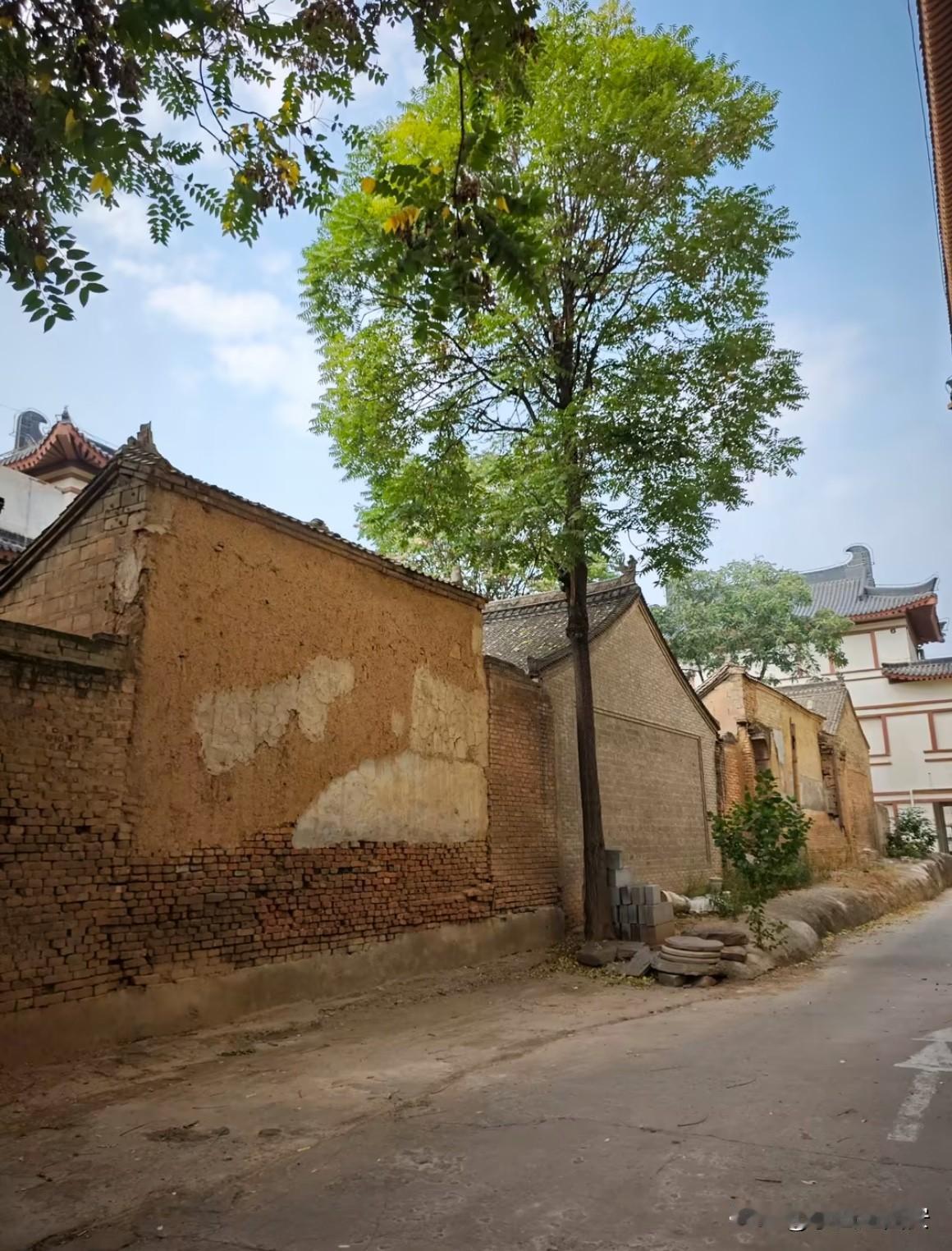 你敢相信在西安城墙下闹市区居然有一座保存完整的清代民居四合院，从碑林博物