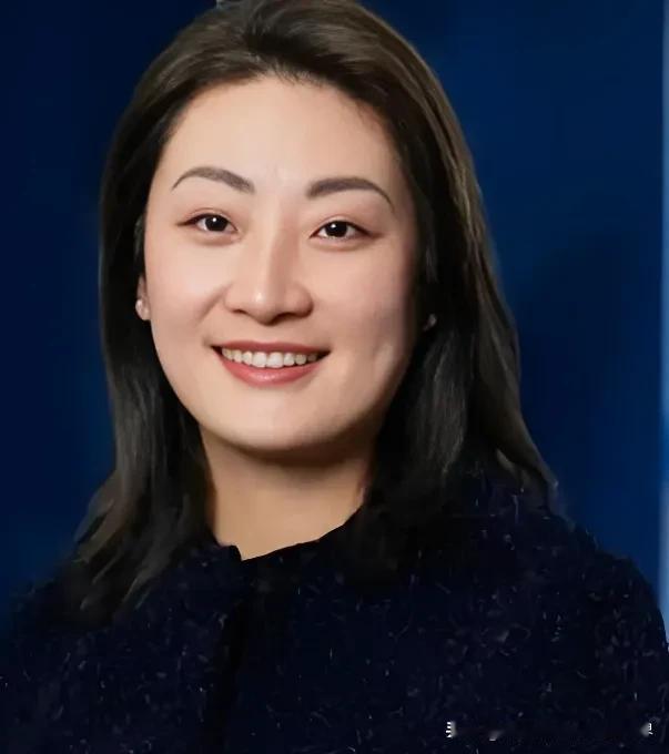 很多人不理解，说宗馥莉已经继承了宗老的一切，现在又是娃哈哈的掌门人，根本没必要动