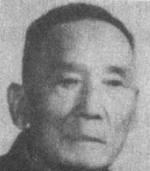 1950年11月，36军军长刘万春接到通知到北京参加会议，可是刚下车，就看到几名