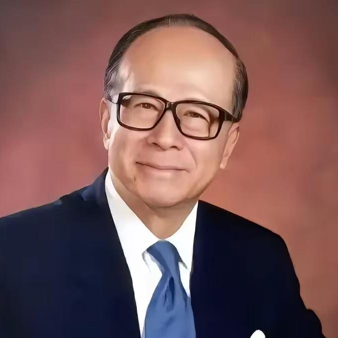 李嘉诚可能嗅到了危险的信号，前脚果断卖掉了英国电网公司100%股权，套现逾110
