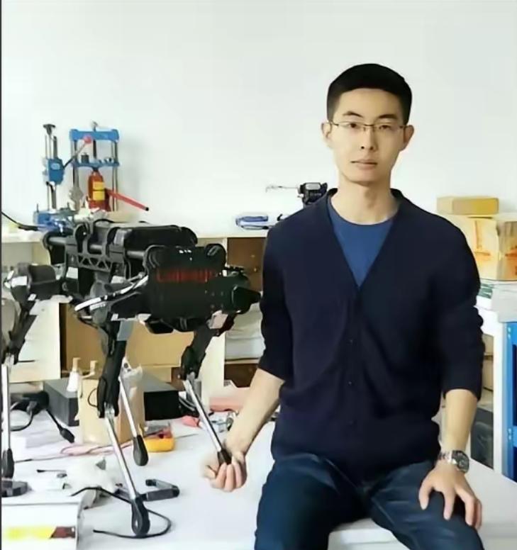一觉醒来，浙江大学和上海大学都沉默了，当年王兴兴因英语成绩拖后腿，考研被浙大拒之