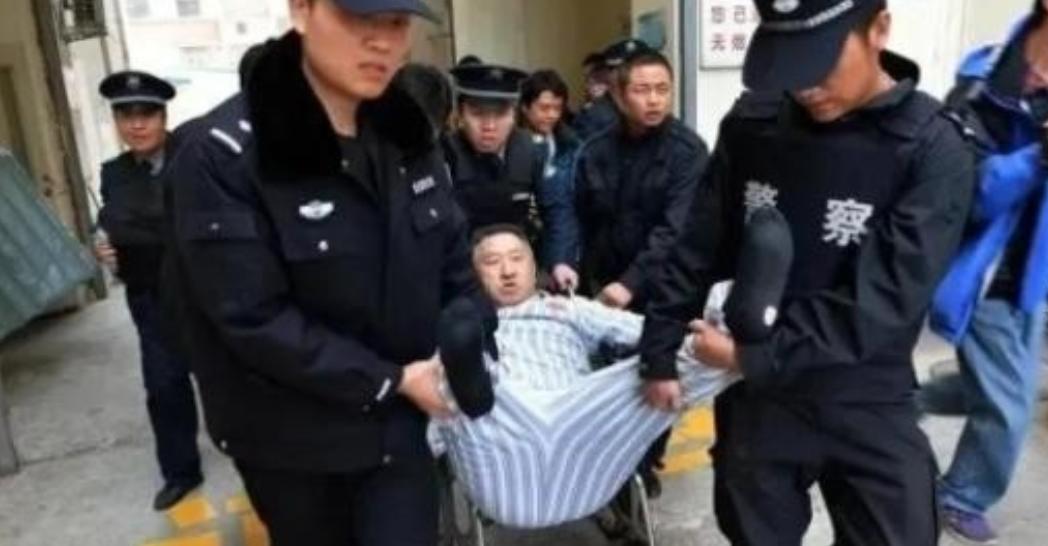 2015年，在京煤集团总医院霸占了病床3年的“钉子户”，被法院强制腾退床位，然而