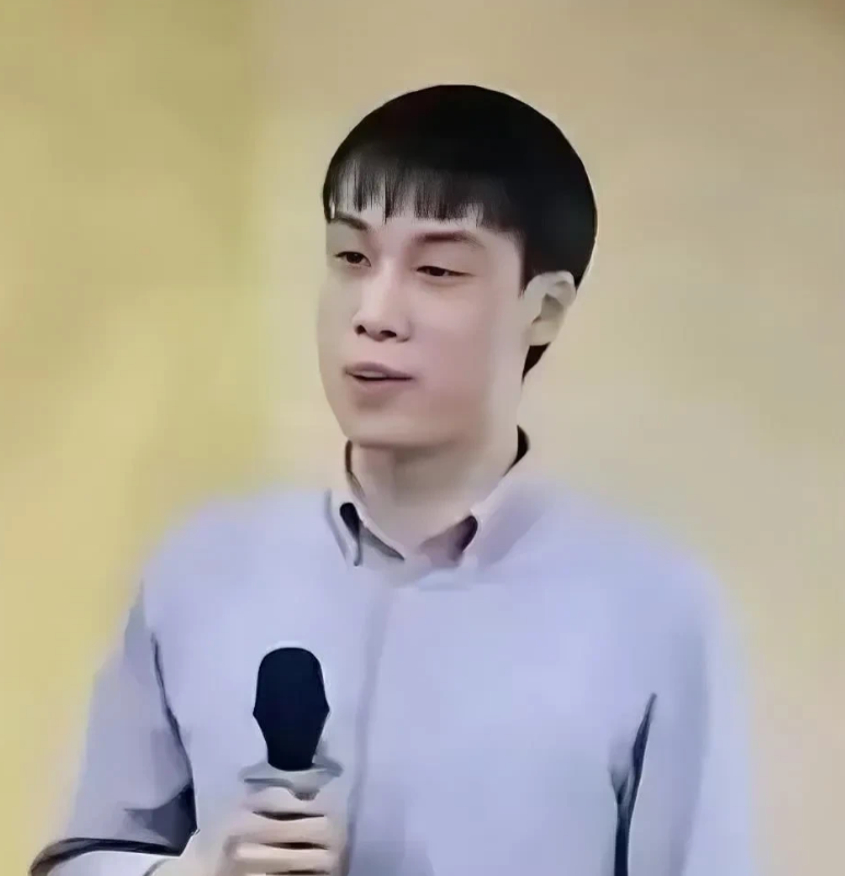 大公主怕是真有点慌了？网上知情人说，宗家编族谱时，本想把长孙写进去，还是宗老的父