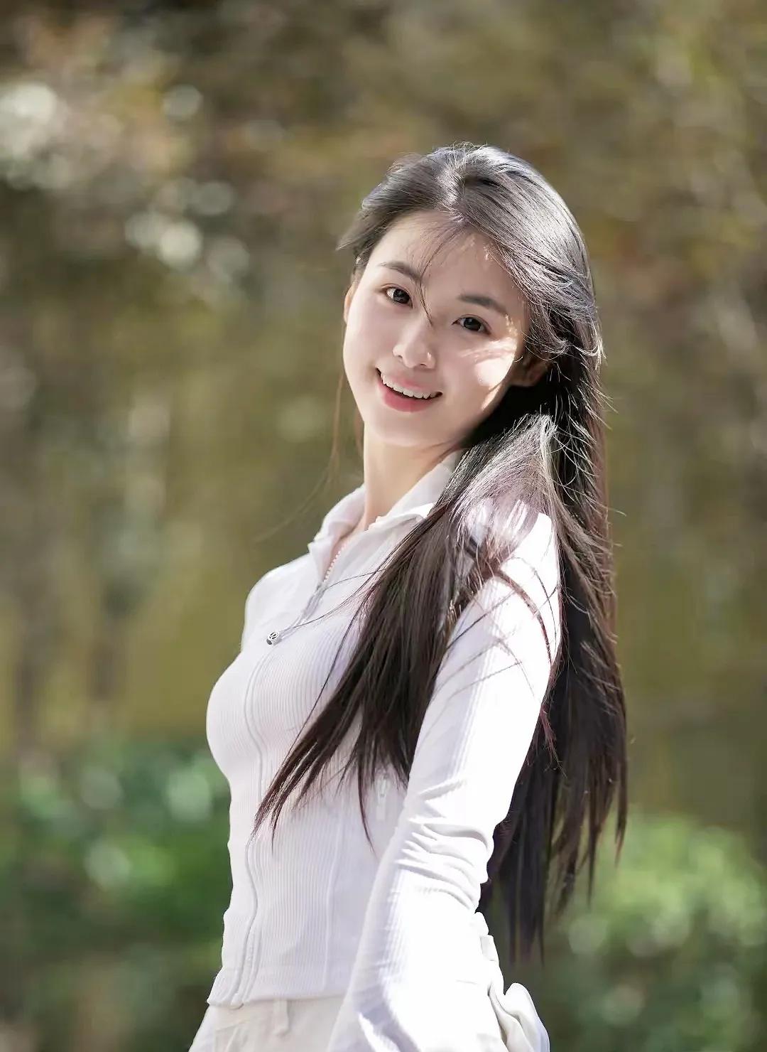 校花美不美，甜不甜？清纯