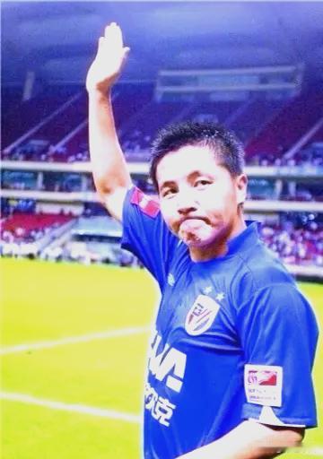 王珂无疑是留洋巴西的那支申花少年队发展最成功的球员，徐根宝为其起“王克汉姆”的绰