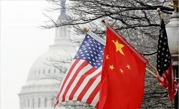 中美之间，已经没有回头路了。美国手里的绳子，已经勒住中国经济的咽喉；而中国手里的