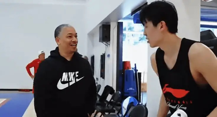 快讯：快船最后一天只试训了杨瀚森一个人，弗兰克和泰伦卢以及快船管理层看上去很喜欢